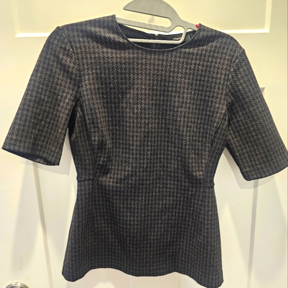 Theory Fitted Houndstooth Short Sleeve Peplum Top Size Small